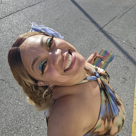 Meet your Posher, HellavaBlingBling - Picture 5 of 7